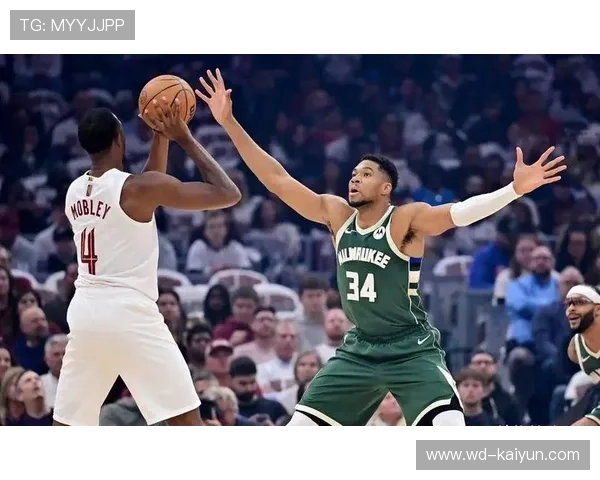 字母哥连续快攻,雄鹿主场稳稳获胜