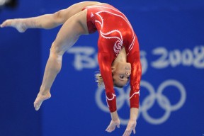 中超联赛球队战术多样化发展趋势研究，中超联赛的参与机制