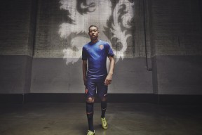 中国篮球背后的资本力量，中国篮球靠什么挣钱