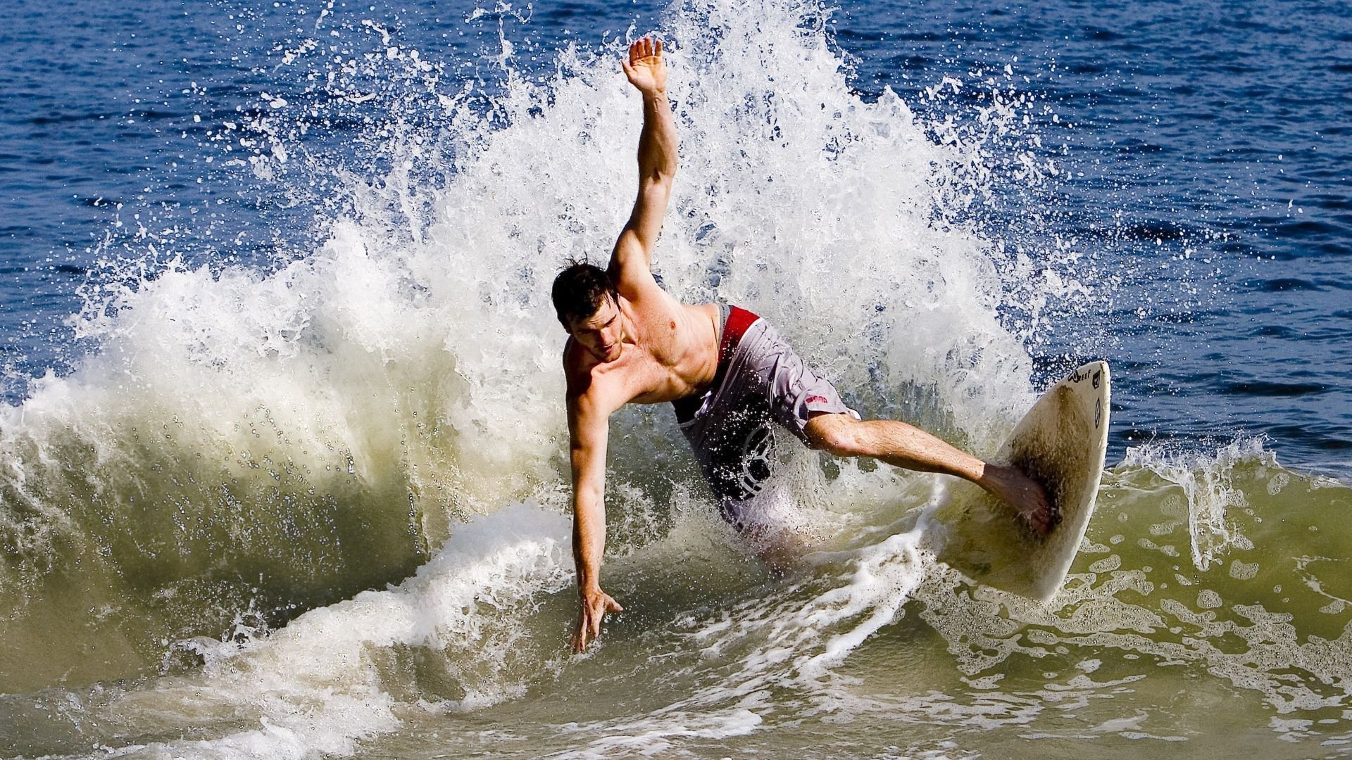 弗朗索瓦·斯图尔特:精准反击和强悍防守是南非队重要胜利保障